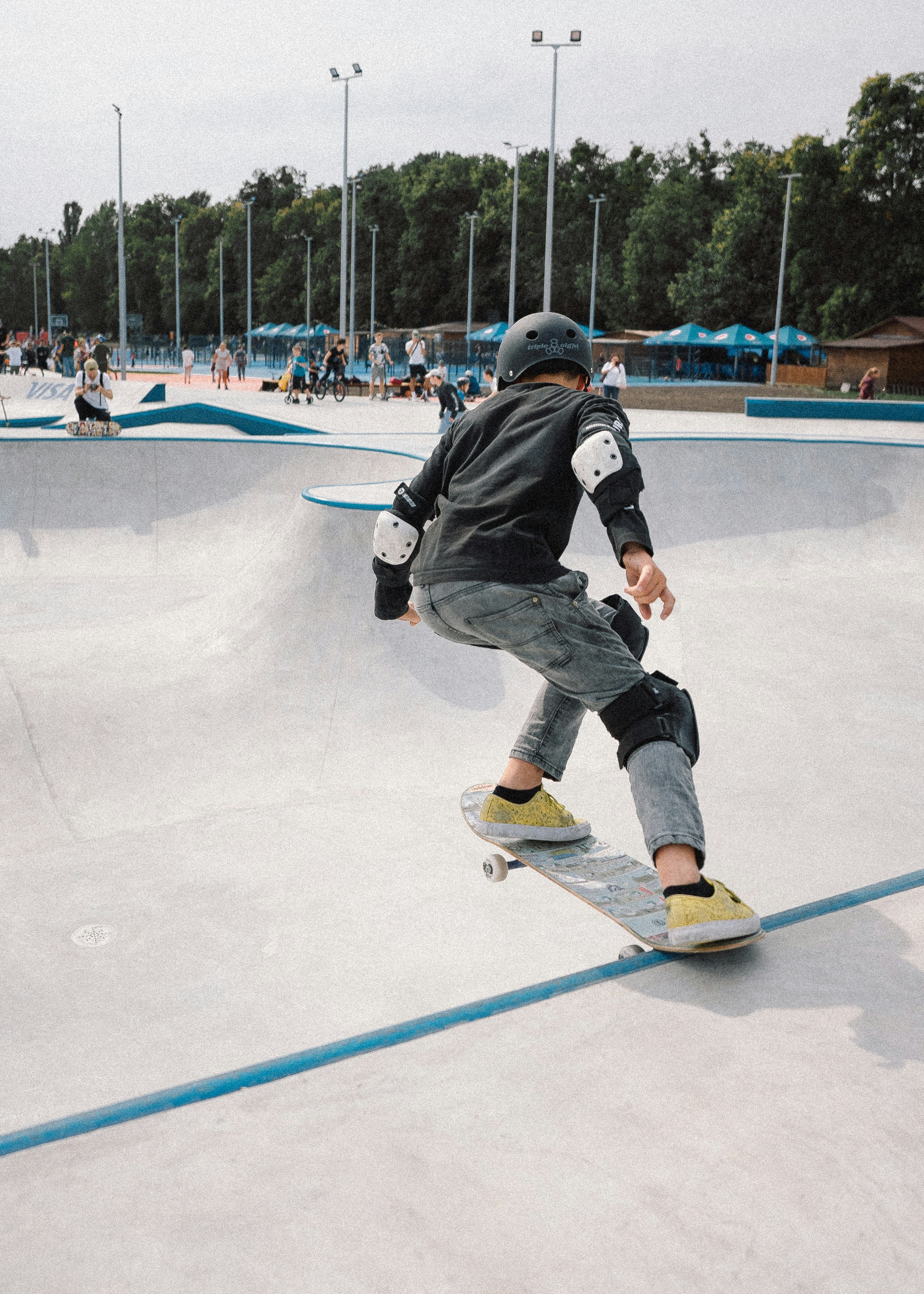 Urban park. Kyiv, VDNG